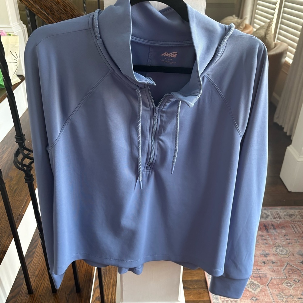 Avia light blue athletic pull over long sleeve top large